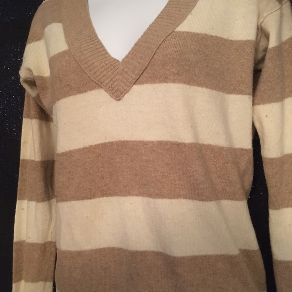 Cream & Tan striped sweater - Picture 7 of 8